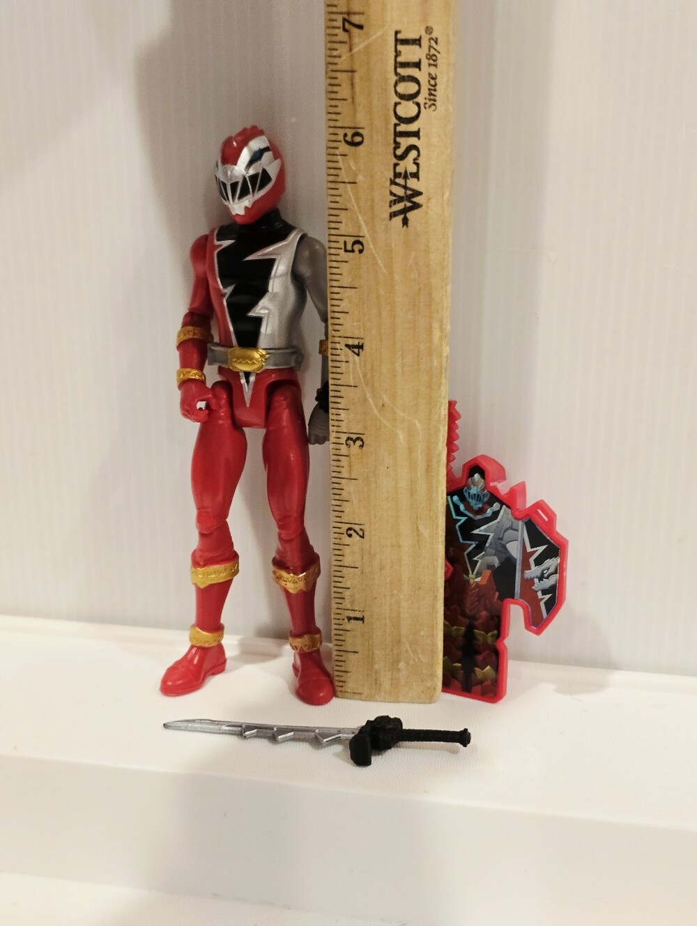 Power Rangers Dino Fury Red Ranger Action Figure - Picture 5 of 5